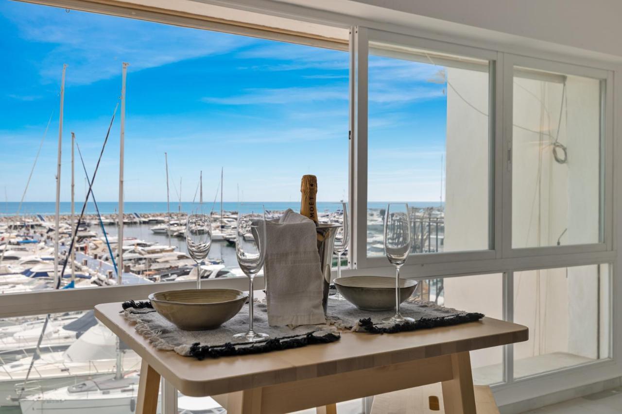Appartement Luxurious Frontline Penthouse In Puerto Banus à Marbellac Extérieur photo