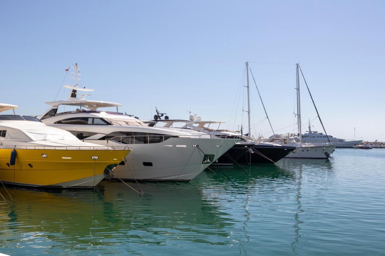 Appartement Luxurious Frontline Penthouse In Puerto Banus à Marbellac Extérieur photo